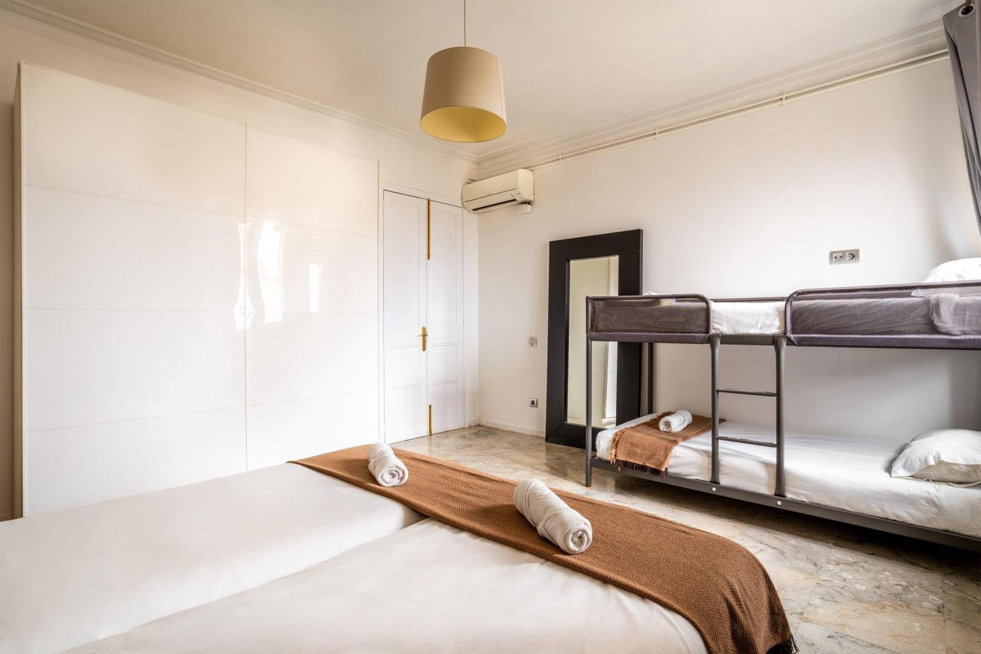 Placa Catalunya Luminous And Exclusive 5bd Penthouse Apartment